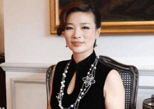 胡洁个人资料多少岁,岁月如歌，她与时光的美丽邂逅