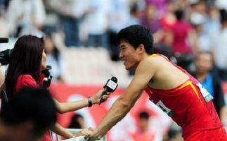 冬日娜背景,冰雪世界中的传奇女性